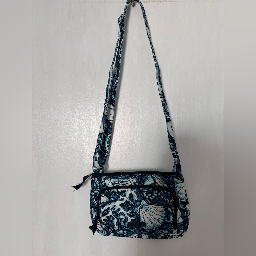 Vera Bradley “Shore Enough” Crossbody / Purse, EUC